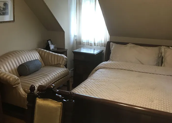 Edgewood Manor Inn Bed And Breakfast